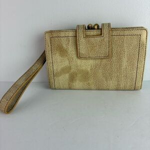 Hobo NWT Violet Wristlet in Gold Leaf